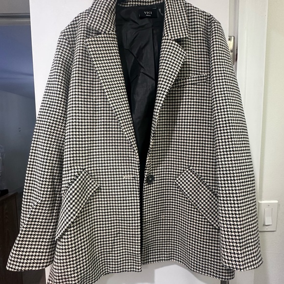 Vici New, never worn black and White Houndstooth Coat size S - Picture 1 of 5